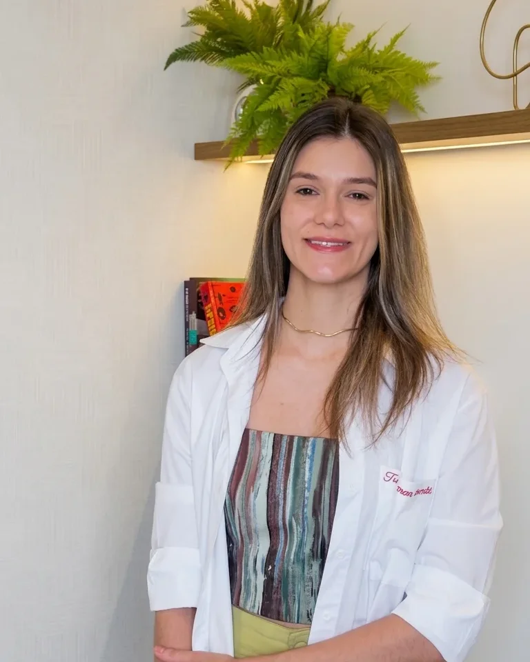 Vanessa Calsavara, psicóloga, em seu consultório